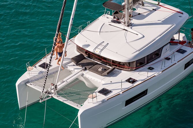 Deluxe Private Boats - 40 ft Catamaran - What the private format is worth