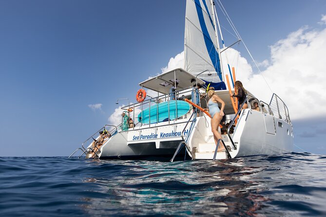 Deluxe Sail & Snorkel to the Captain Cook Monument - Breakfast, lunch, and drinks on board