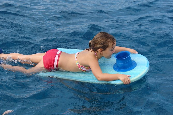 Deluxe Snorkel & Dolphin Watch Aboard a Luxury Catamaran from Kailua-Kona - Who will enjoy this Kona cruise most
