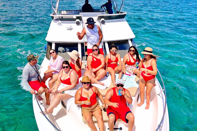 Deluxe Yacht 48FT with FlyBrige Rental in Cancun - A private boat with room to spread out