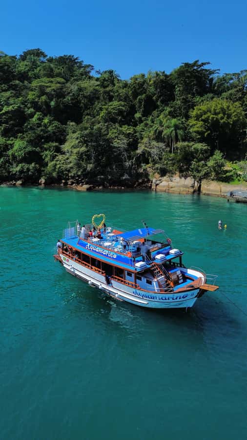Discover the best islands in Paraty on an exclusive boat tour - Ilha da Pescaria and the Blue Lagoon naming detail