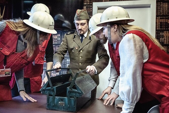 Downfall Spy Mission (Premium Private Escape Room) - Who should book Downfall