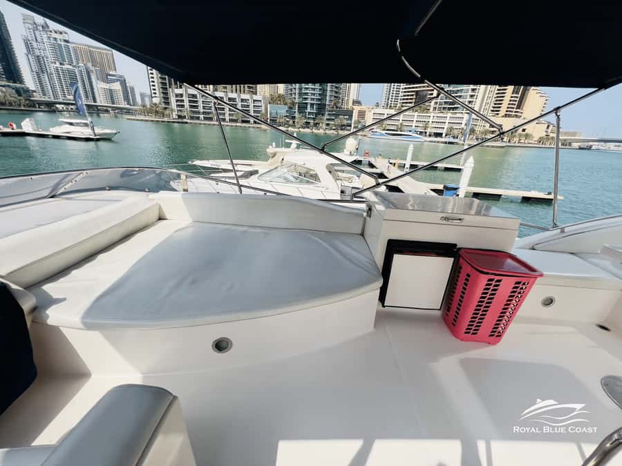 Dubai: Atlantis and Burj Al Arab Cruise on Luxury Yacht - The lagoon swim stop