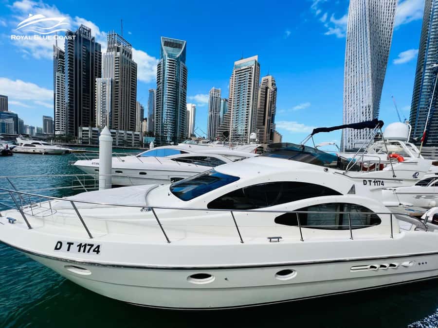 Dubai: Azimut 42 Feet Private Luxury Yacht Cruise - A Private Yacht Instead of a Shared Cruise