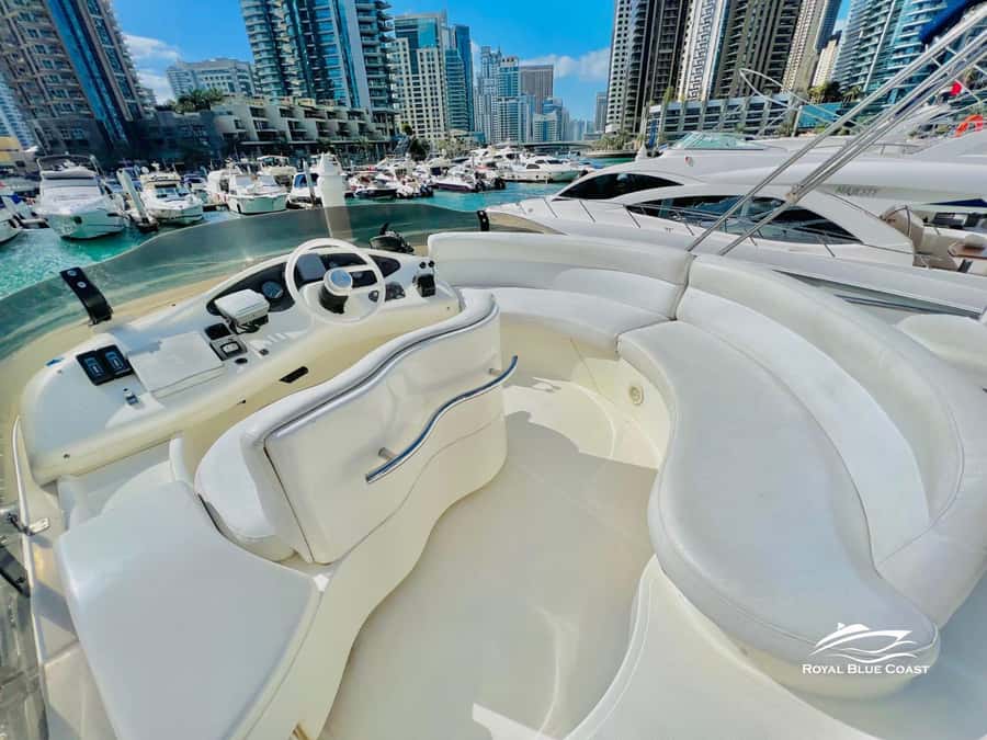 Dubai: Azimut 42 Feet Private Luxury Yacht Cruise - What the Azimut 42-Foot Yacht Includes