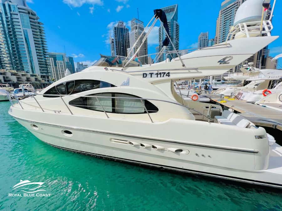 Dubai: Azimut 42 Feet Private Luxury Yacht Cruise - Dubai Marina From the Water