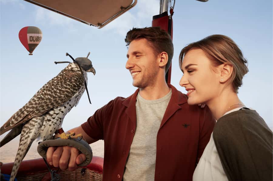 Dubai: Luxury Balloon Flight with Michelin-Curated Breakfast - Falconry in the sky