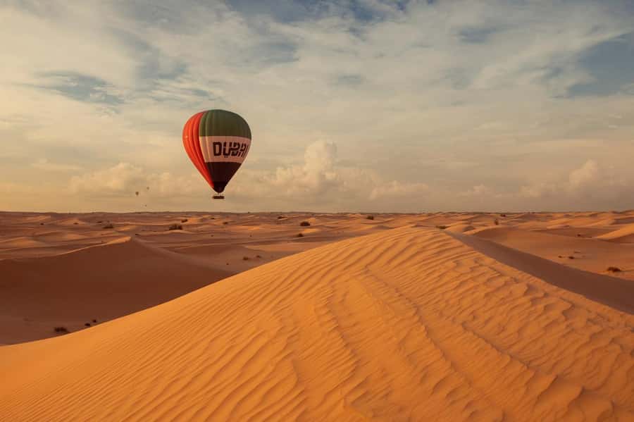 Dubai: Luxury Balloon Flight with Michelin-Curated Breakfast - What to wear and who should skip it