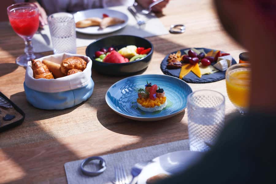 Dubai: Luxury Balloon Flight with Michelin-Curated Breakfast - The preflight briefing and the balloon basket