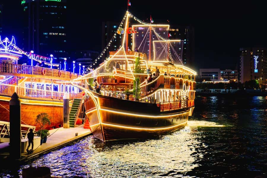 Dubai: Luxury Dinner Cruise with Live Music - Starting points and the check-in problem