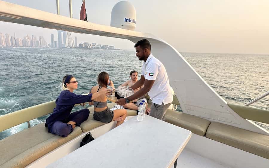 Dubai: Luxury Sunset Yacht Tour with Snacks and Drinks - Burj Al Arab and the changing sunset light