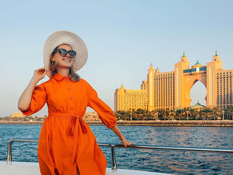 Dubai: Luxury Sunset Yacht Tour with Snacks and Drinks - The photography service is a real advantage
