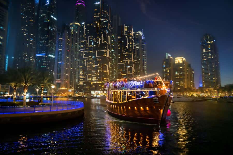 Dubai: Marina Luxury Dhow Dinner Cruise - Hotel pickup and the real time commitment