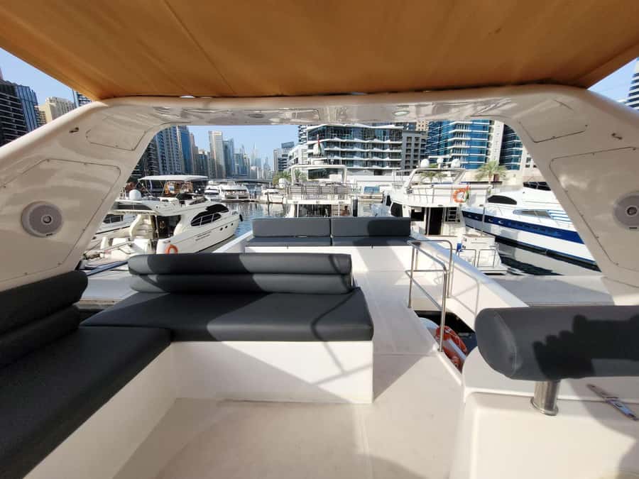Dubai Marina luxury Yacht Tour: AinDubai,JBR &Harbour(1Hour) - A short yacht ride with a big Dubai view