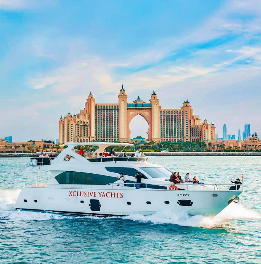 Dubai Marina: Luxury Yacht Tour with Breakfast or BBQ Option - What this Dubai Marina yacht tour is really like