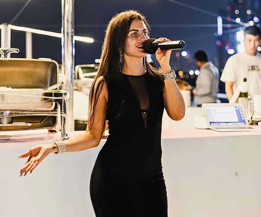 Dubai: Marina Premium Dinner Cruise with Unlimited Drinks - The onboard BBQ and international buffet