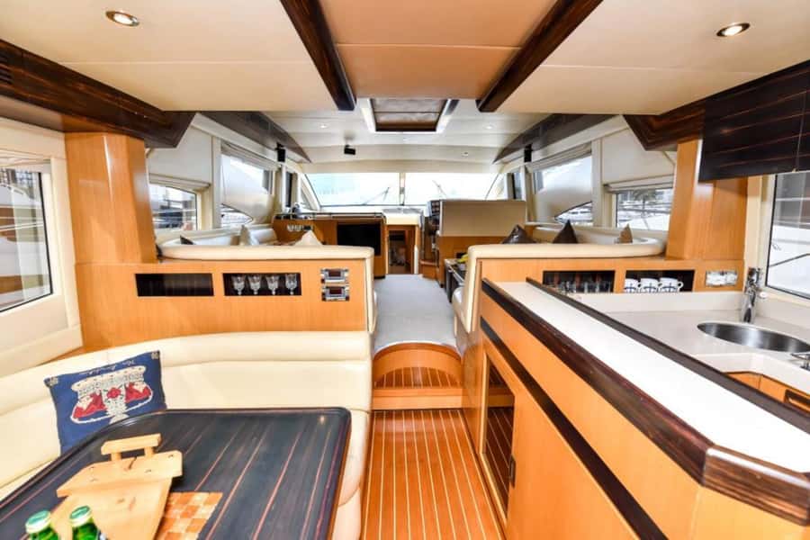Dubai: Marina Private Luxury Yacht Tour - The lagoon swim stop