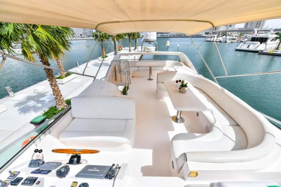 Dubai: Marina Private Luxury Yacht Tour - Choosing two hours or three