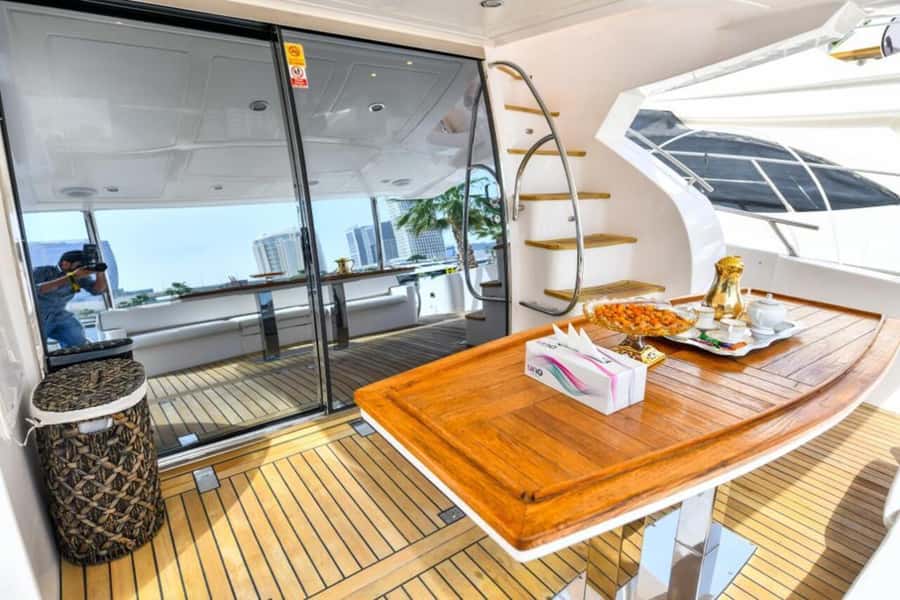 Dubai: Marina Private Luxury Yacht Tour - Crew service and the private atmosphere