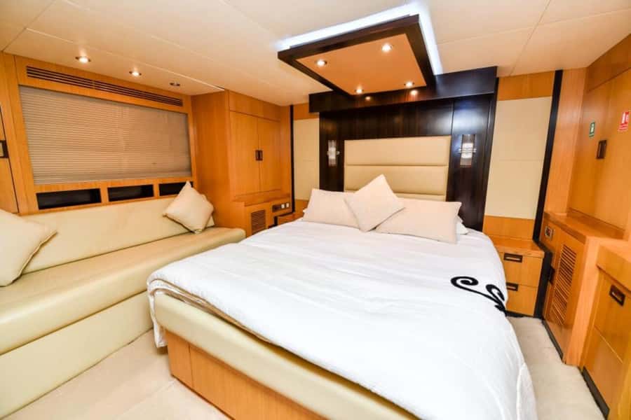 Dubai: Marina Private Luxury Yacht Tour - Is the $374 group price good value?