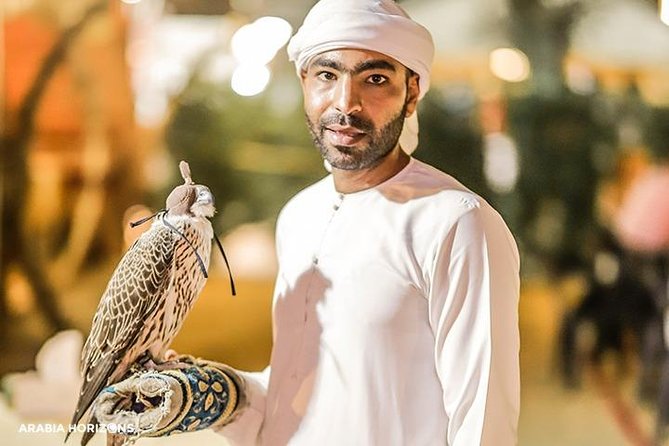 Dubai Premium Desert Safari with Live shows & Gourmet Dinner - What the crowd and timing mean for you
