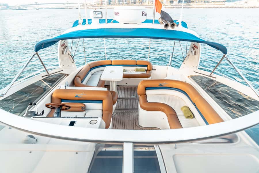 Dubai: Private Luxury Everest Yacht Cruise from Dubai Marina - A private yacht gives Dubai a different point of view