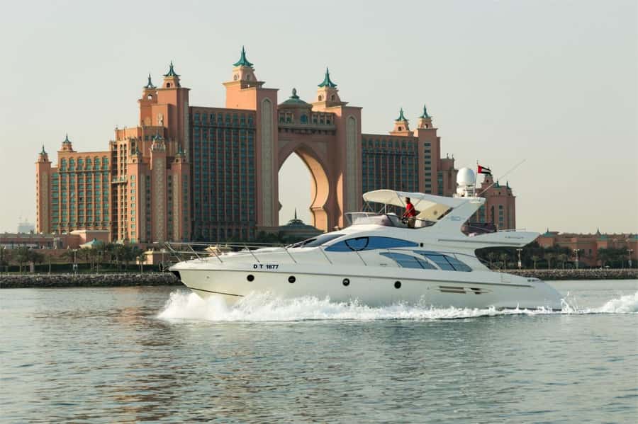 Dubai: Private Luxury Yacht Cruise for up to 20 People - Why a private yacht works well in Dubai