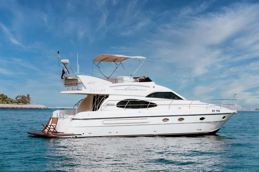 Dubai: Private Luxury Yacht Tour on a 50-Foot Yacht - Dubai’s coast looks different from a private yacht