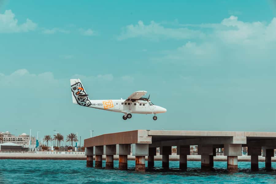 Dubai: Private VIP Luxury Yacht Tour with BBQ & Drinks - What the BBQ, drinks, and onboard bar add