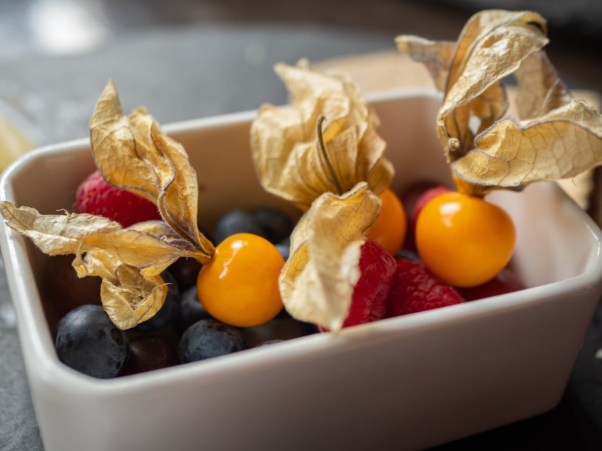 Dublin: 2-Hour Premium Whiskey and Food Tasting Tour - Who should book this experience?