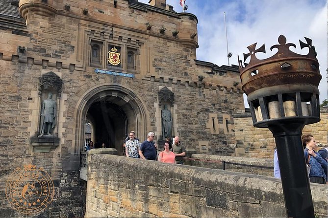 Edinburgh Full-Day Guided Private Tour in a Premium Minivan - A private vehicle makes Edinburgh easier to read