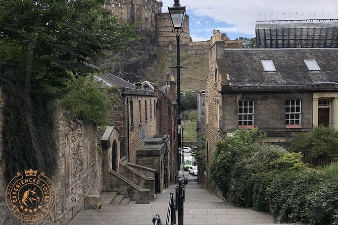 Edinburgh Full-Day Guided Private Tour in a Premium Minivan - Holyroodhouse and the Scottish Parliament