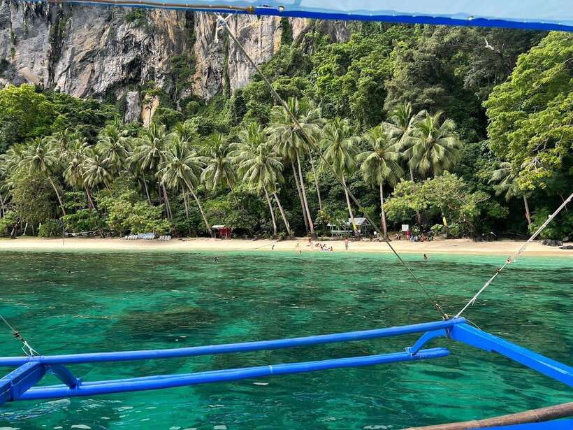 El Nido: Private/Exclusive Island Hopping Tour A BEST PRICE! - Big Lagoon and the black cliffs of Miniloc Island