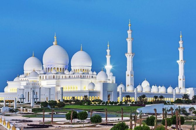 Exclusive Abu Dhabi Discovery: Private City Tour & Grand Mosque - The dates market gives you a taste of local life