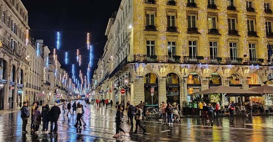 Exclusive! Bordeaux: Nighttime Highlights Walking Tour - What makes this Bordeaux night walk useful