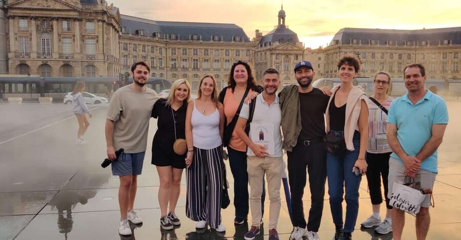 Exclusive! Bordeaux: Nighttime Highlights Walking Tour - Meeting at the fountain in the central square