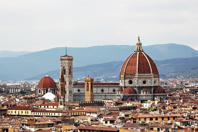 Exclusive Cinque Terre by Ferry with stop in Pisa from Florence - What the private guide adds