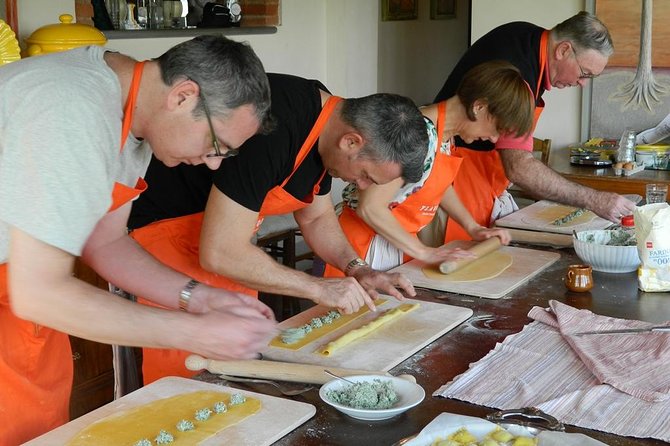 Exclusive Cooking Lessons in Tuscany with a Professional Chef - Why this Arezzo cooking class feels personal