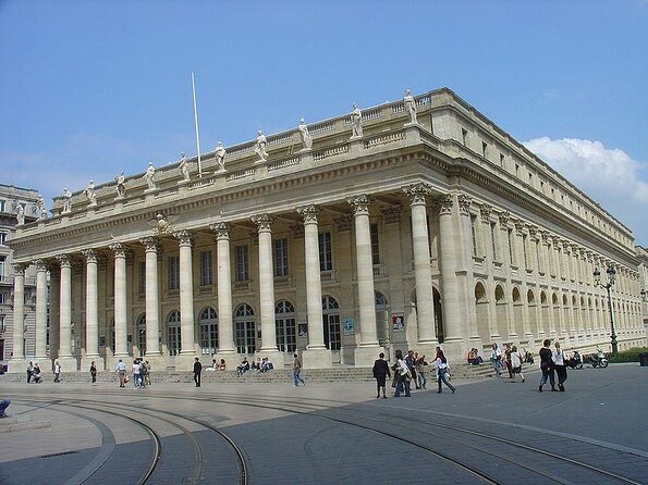 Exclusive ! Discover Vibrant Bordeaux at Night :Night Tour! - Key details before you book