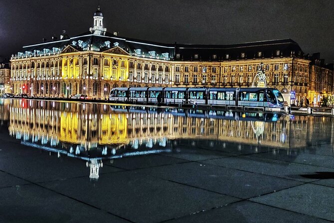 Exclusive ! Discover Vibrant Bordeaux at Night :Night Tour! - Saint-Pierre and the old center