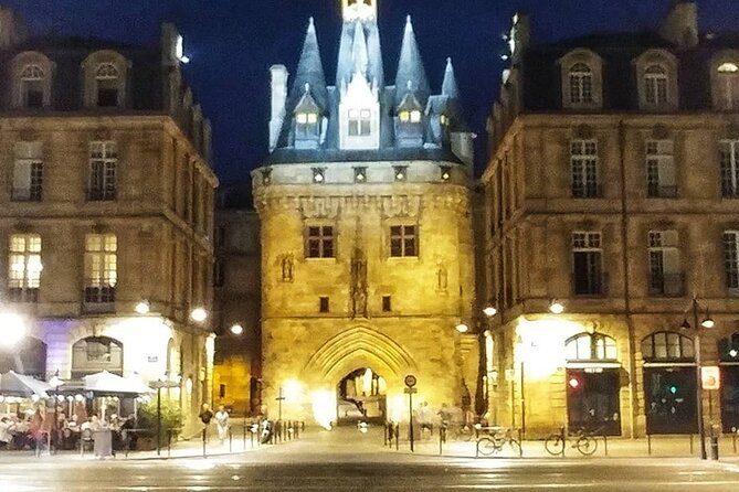 Exclusive ! Discover Vibrant Bordeaux at Night :Night Tour! - Entering the old city through Porte Cailhau