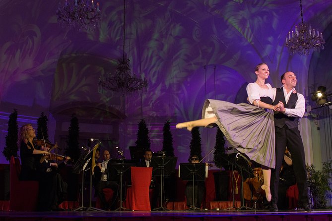 Exclusive Evening at Schönbrunn Palace: After-Hours Audiotour, Dinner, Concert - Heat, coats, and practical comfort