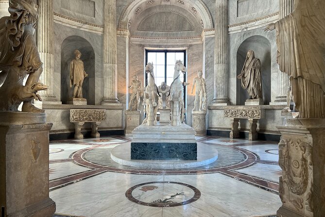 Exclusive First Access Vatican Tour with Skip the Line Basilica - The Gallery of Maps and its painted view of the world