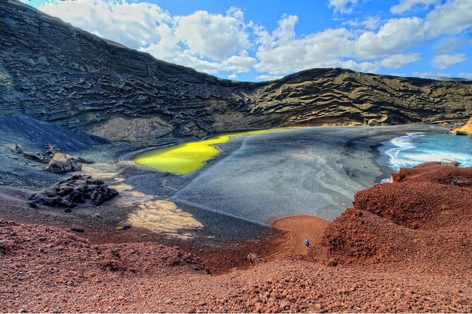Exclusive flexible Lanzarote tour - Haría and the Valley of a Thousand Palm Trees
