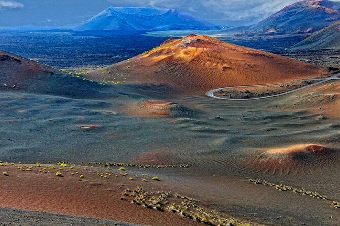 Exclusive flexible Lanzarote tour - Cueva de los Verdes and the Corona Volcano tunnel