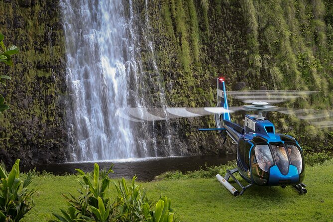 Exclusive Landing with Spectacular Big Island Helicopter Tour - Leaving Waikoloa for Kohala ranch country