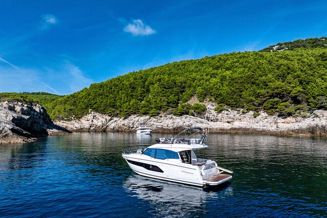 Exclusive Luxury Yacht Tour of the Elaphiti Islands - Seeing Dubrovnik from the sea