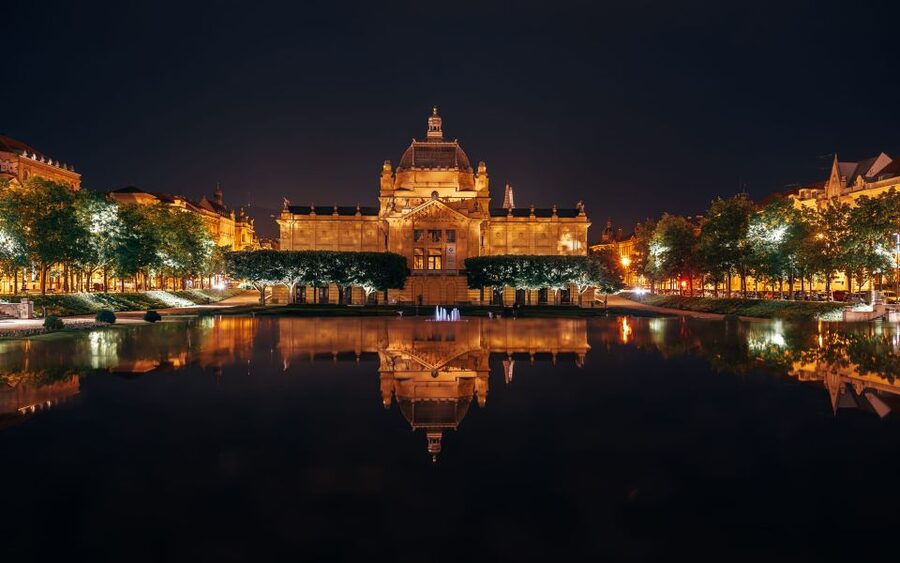 Exclusive old Zagreb walking tour - Starting at King Tomislav Square