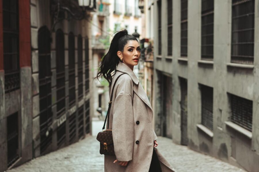 Exclusive Photo Tour Madrid ⭐️ - Languages, access, and booking flexibility