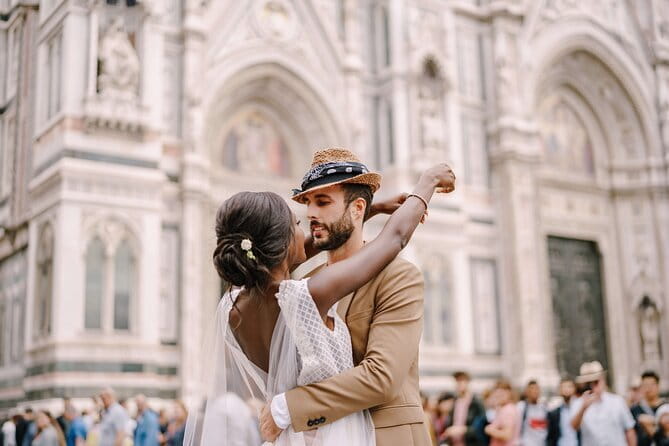 Exclusive Private Photoshoot in Florence - Ponte Vecchio, Florence’s most recognizable crossing